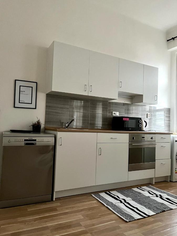 Roomy Apartment Close To Palmovka Praga Exterior foto